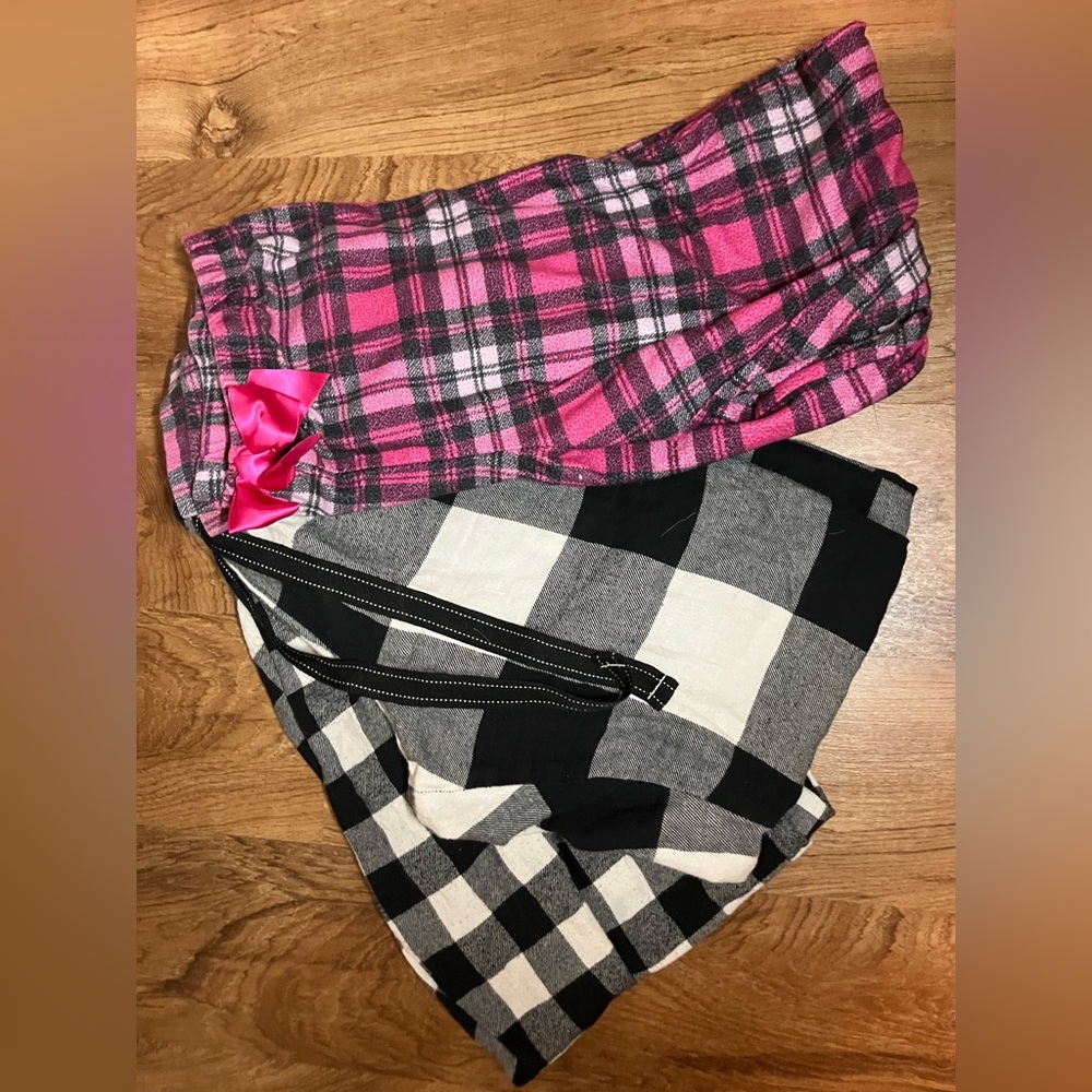 3 pack of pajama pants all from target. New and haven’t been worn. Didn’t fit.